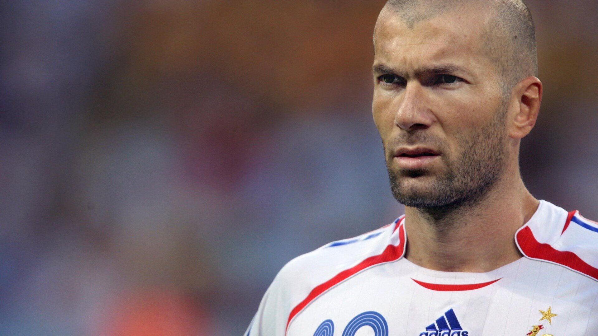 战术奏效！拜仁双翼齐飞压制巴黎圣日耳曼整场无力还手